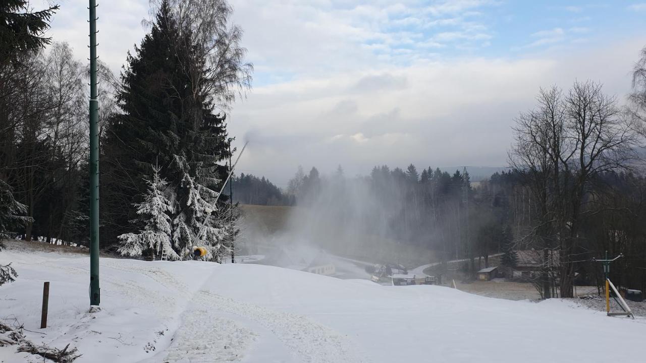 Srub na svahu sjezdovky v Radvanicích Radvanice (Hradec Kralove) Exterior foto