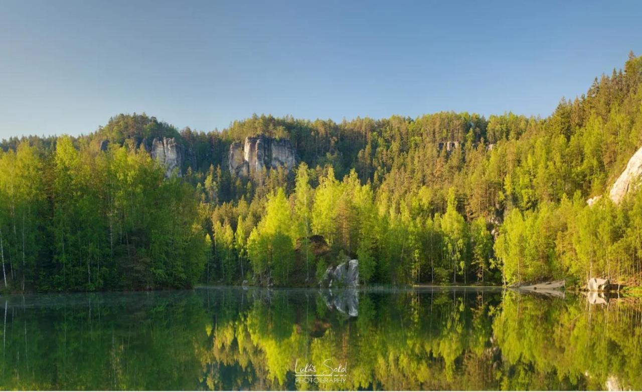 Srub na svahu sjezdovky v Radvanicích Radvanice (Hradec Kralove) Exterior foto